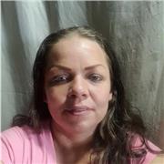 Profesora de apoyo escolar especializada para clase presenciales